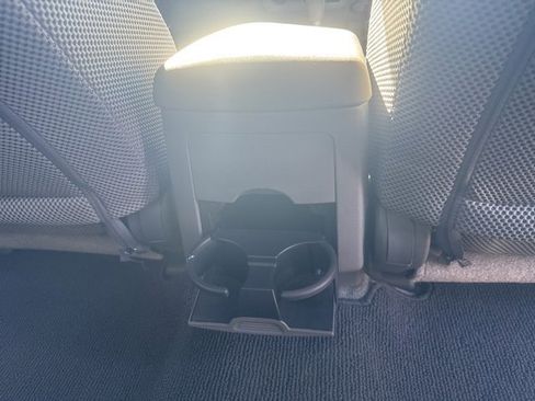 Used 2016 Nissan Frontier SV image 14