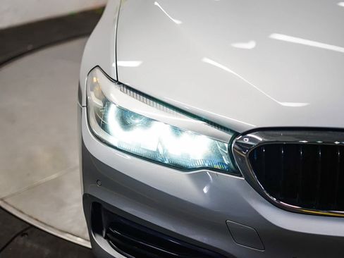 Used 2019 BMW 530e w/ Premium Package image 7