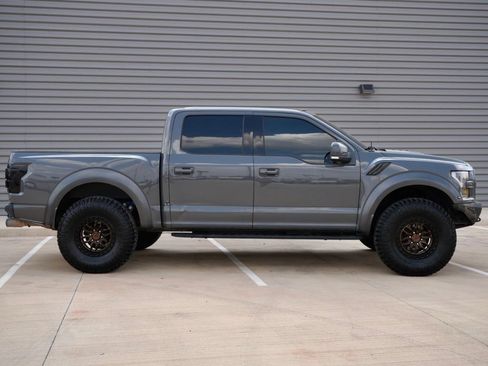 Used 2018 Ford F150 Raptor w/ Equipment Group 802A Luxury AWD/4WD image 2