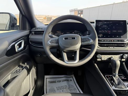 New 2026 Jeep Compass Limited image 18