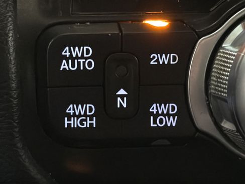 Used 2022 RAM 1500 Laramie w/ Trailer Tow Group AWD/4WD image 33
