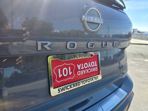 Used 2024 Nissan Rogue SL FWD image 16