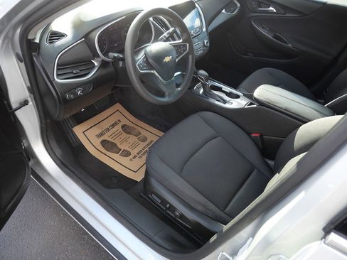 Used 2022 Chevrolet Malibu LT image 9