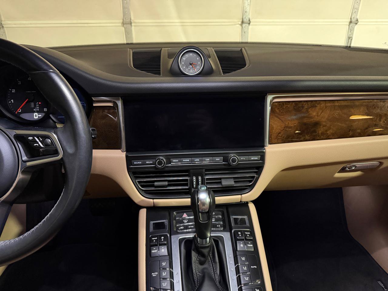 Used 2019 Porsche Macan AWD/4WD image 16