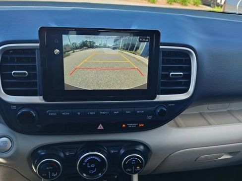 Certified 2023 Hyundai Venue Limited w/ Cargo Package FWD image 24