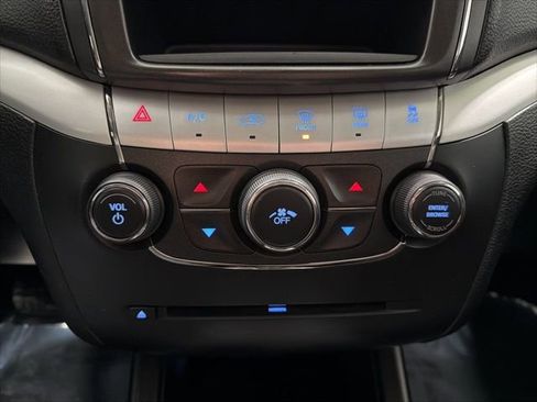 Used 2020 Dodge Journey SE w/ Blacktop Package image 18