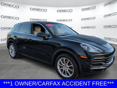 Used 2021 Porsche Cayenne w/ Premium Package image 2