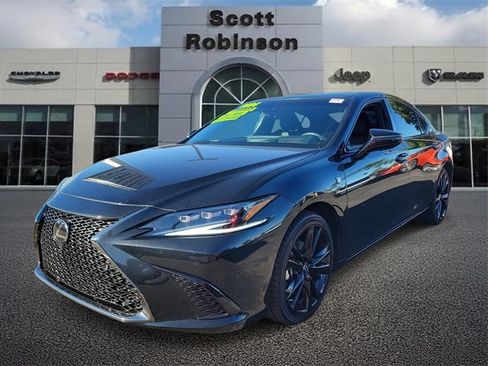 Used 2024 Lexus ES 300h F Sport image 2