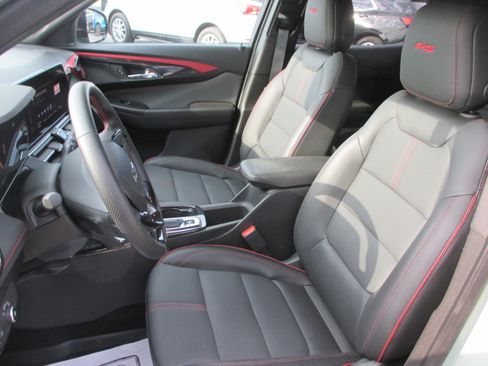 Used 2024 Chevrolet TrailBlazer RS w/ Driver Confidence Package AWD/4WD image 12