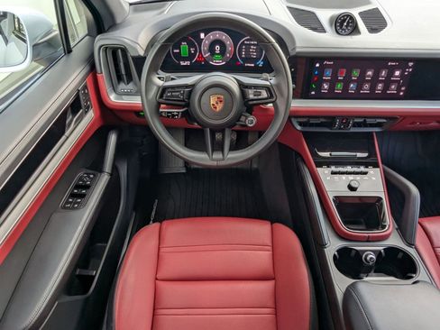 Certified 2025 Porsche Cayenne E-Hybrid image 14