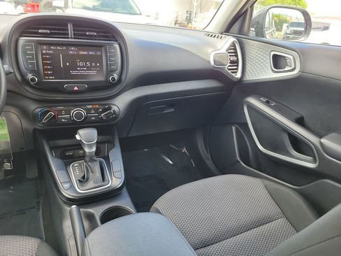 Used 2024 Kia Soul LX w/ Option Group 015 FWD image 12