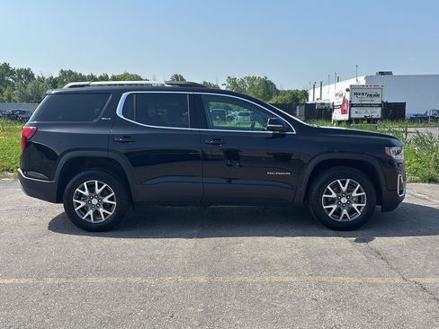 Used 2023 GMC Acadia SLT w/ LPO, Floor Liner Package AWD/4WD image 8