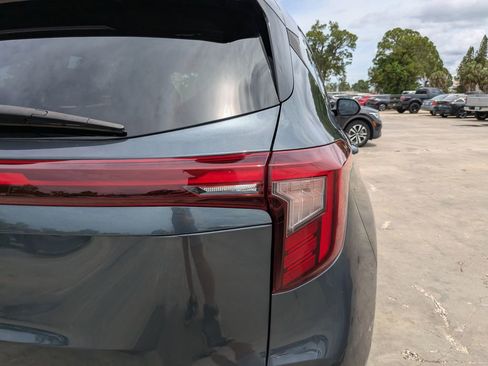 Certified 2025 Kia Seltos S FWD image 10