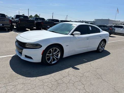 Used 2016 Dodge Charger R/T RWD image 2