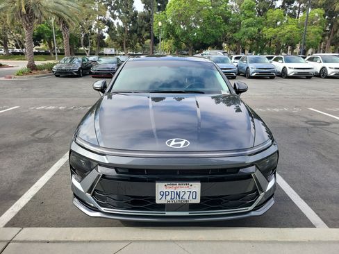 Used 2024 Hyundai Sonata SEL w/ Convenience Package FWD image 2