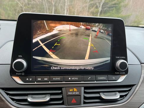 Used 2024 Nissan Altima 2.5 SV image 18