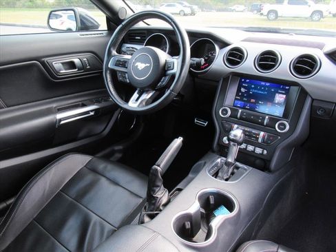 Used 2021 Ford Mustang Premium image 11