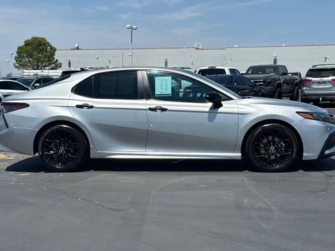 Used 2021 Toyota Camry SE FWD image 6