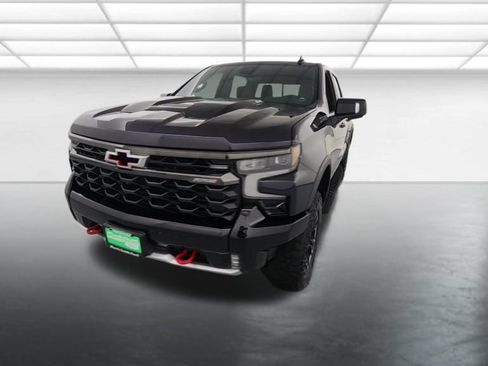 Used 2022 Chevrolet Silverado 1500 ZR2 w/ Technology Package AWD/4WD image 2