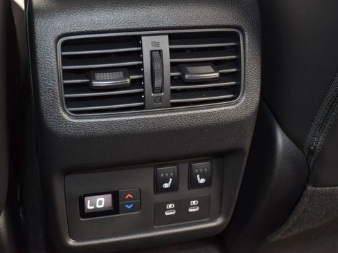 Used 2025 Nissan Rogue Platinum w/ Tech Package image 13