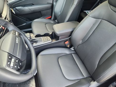 New 2026 Kia Sportage EX FWD image 12