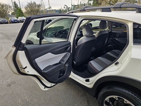 Used 2022 Subaru Crosstrek 2.0i Premium w/ Popular Package #2 image 16