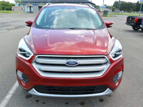 Used 2019 Ford Escape Titanium image 3