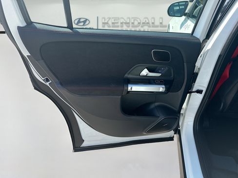 Used 2025 Mercedes-Benz GLB 35 AMG 4MATIC image 23