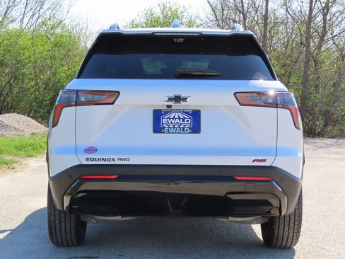 New 2026 Chevrolet Equinox RS w/ Convenience Package III AWD/4WD image 17