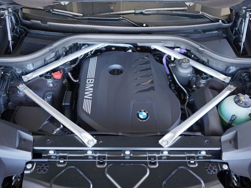 New 2026 BMW X7 xDrive40i w/ Premium Package image 22