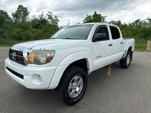 Used 2011 Toyota Tacoma 4x4 Double Cab w/ TRD Off-Road Pkg image 1