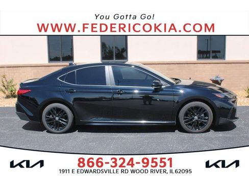 Used 2025 Toyota Camry SE w/ Multimedia Upgrade Package image 1