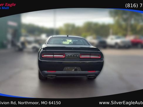 Used 2017 Dodge Challenger GT w/ Driver Convenience Group AWD/4WD image 4