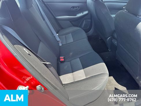 Used 2024 Nissan Sentra SV FWD image 17