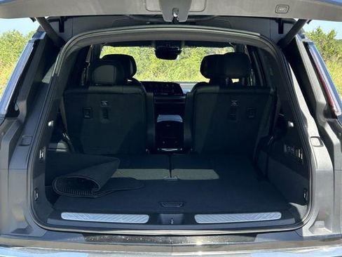 New 2026 Cadillac Vistiq Luxury image 9