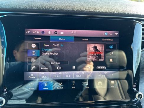 Used 2023 Jeep Wagoneer L Series II image 35