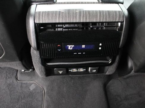 Used 2022 Jeep Wagoneer Series II AWD/4WD image 13