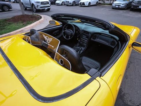 Used 2003 Chevrolet Corvette Convertible w/ Preferred Equipment Group1 RWD image 46