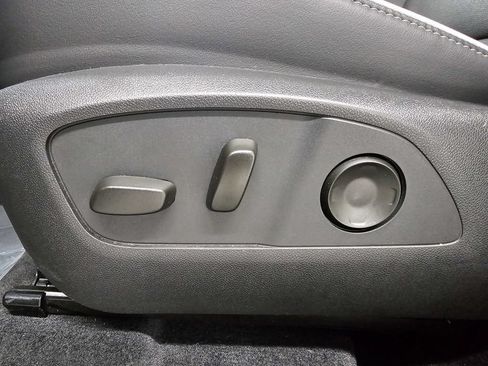 Used 2025 Buick Enclave Preferred FWD image 16