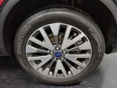 Used 2020 Ford Escape Titanium image 10