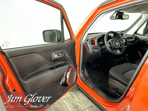 Used 2021 Jeep Renegade Trailhawk image 20