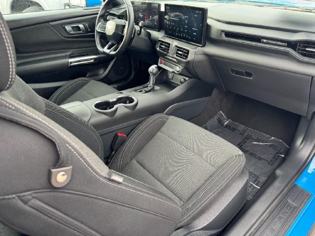 Used 2025 Ford Mustang GT RWD image 12