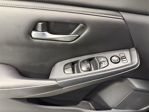 Certified 2025 Nissan Sentra SV FWD image 13