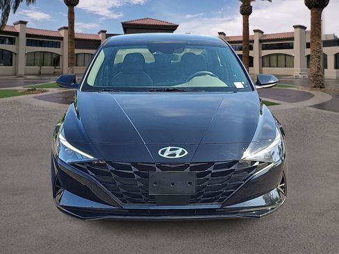 Used 2023 Hyundai Elantra SEL w/ Convenience Package FWD image 3