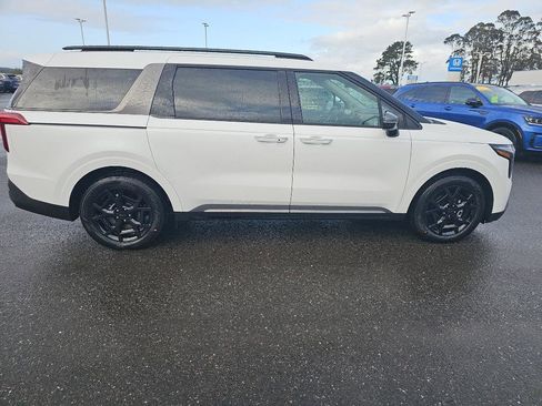 New 2025 Kia Carnival SX Prestige image 7