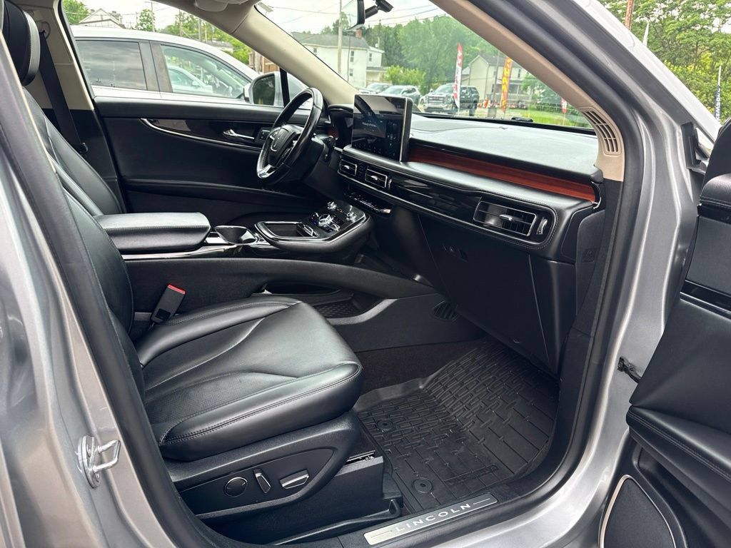 Used 2021 Lincoln Nautilus Reserve AWD/4WD image 30