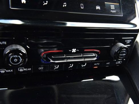 Used 2024 Jeep Grand Cherokee Laredo AWD/4WD image 16