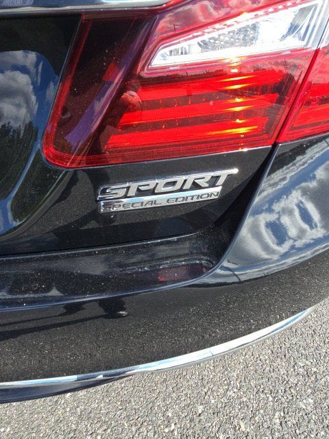 Used 2017 Honda Accord Sport Special Edition image 8