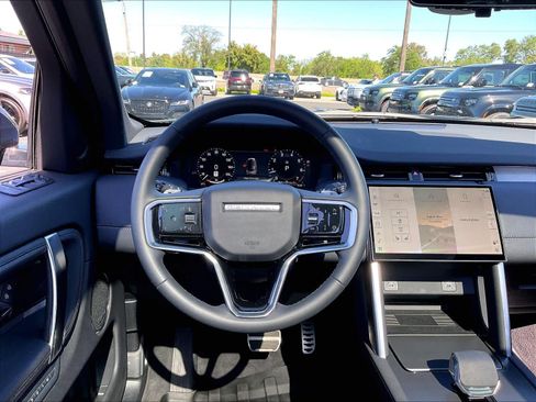 Used 2025 Land Rover Discovery Sport Dynamic SE AWD/4WD image 7