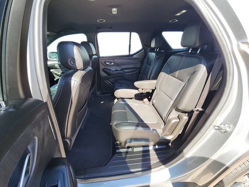 Used 2023 Chevrolet Traverse RS AWD/4WD image 36